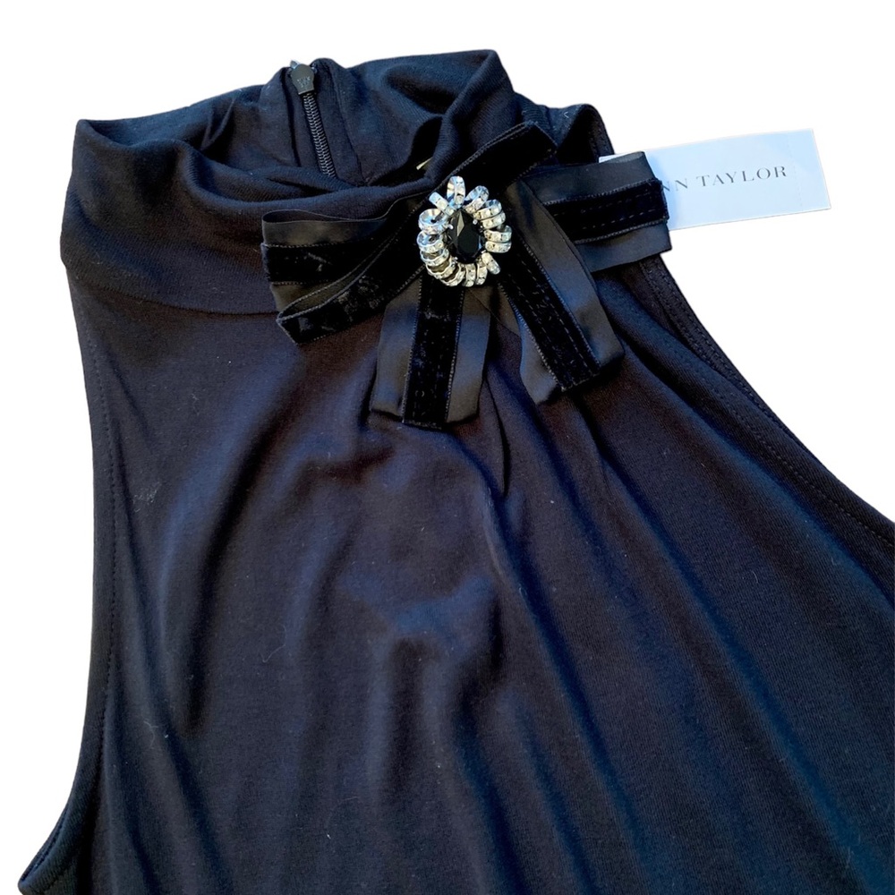 NWT Ann Taylor Black Sleeveless Top With Bow And Brooch
